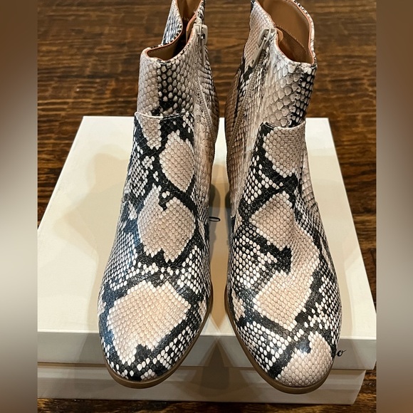 STYLE & CO Snake Print block heel Ankle Boots - Picture 9 of 10